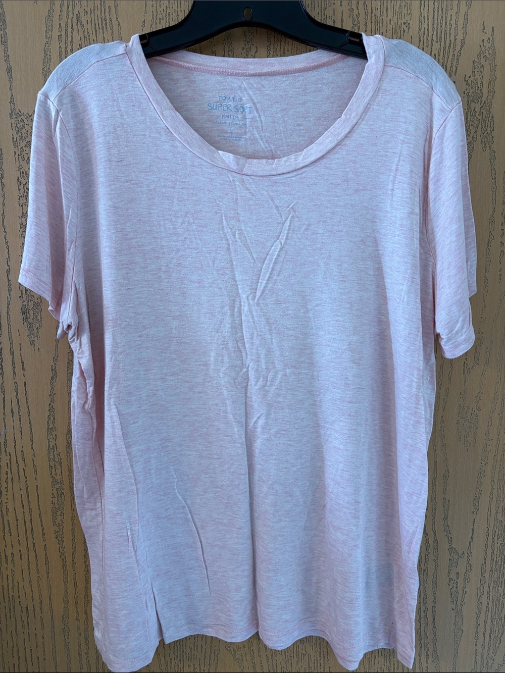 torrid light pink scoop neck short sleeve tee